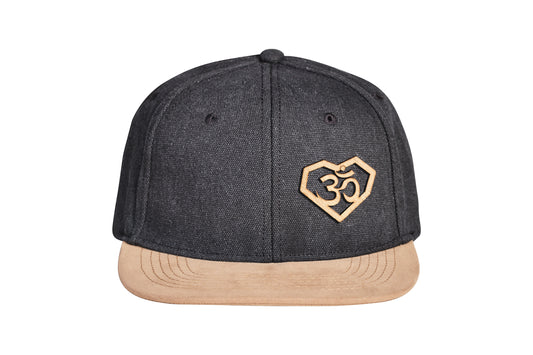 Snapback Cap mit Holzmotiv aus upcycling Holz gelasert - i love yoga