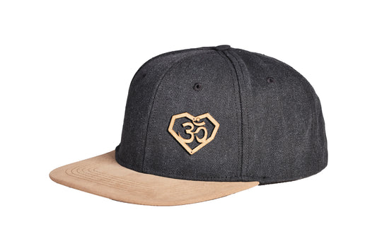 Snapback Cap mit Holzmotiv aus upcycling Holz gelasert - i love yoga