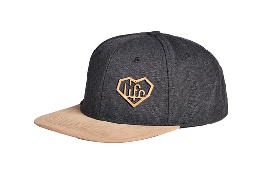 Snapback Cap mit Holzmotiv aus upcycling Holz gelasert - i love life